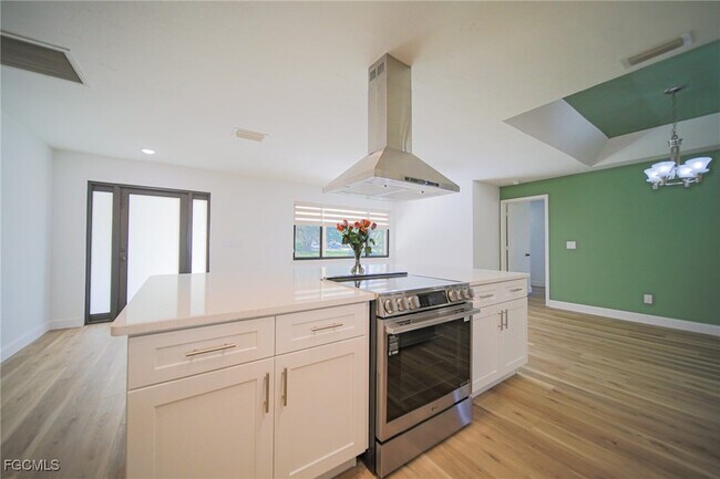 Foto del edificio - 1250 Riverbend Dr