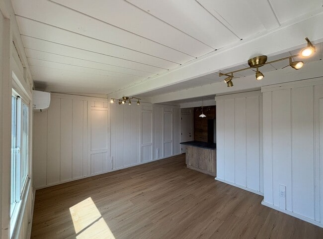 Foto del edificio - 2 bed 1 bath Duplex for Rent in Imperial Beach