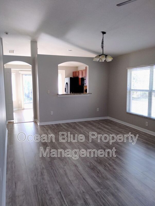 Building Photo - 18200 Cypress Bay Pkwy