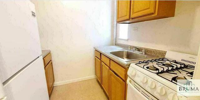 Building Photo - 3 bedroom in BRONX NY 10463