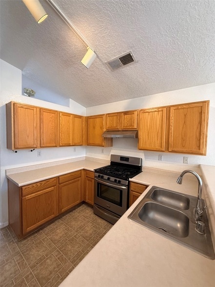 Foto del edificio - 10639 Rockcliff Dr NW
