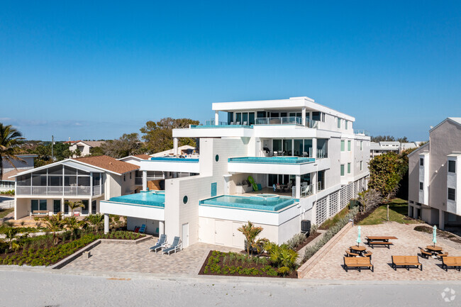 2708 N Beach Rd - The Waves