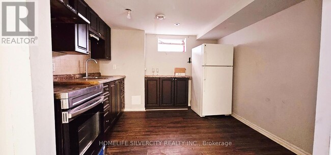 Building Photo - 31 Windermere Ct