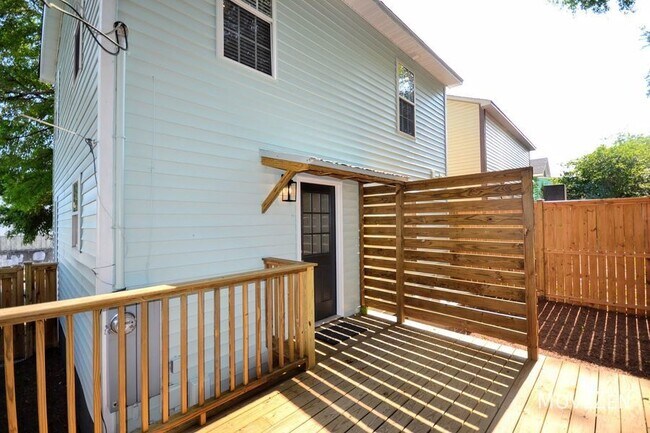 Foto del edificio - 919 Chestnut St  Wilmington NC 28401 Updat...