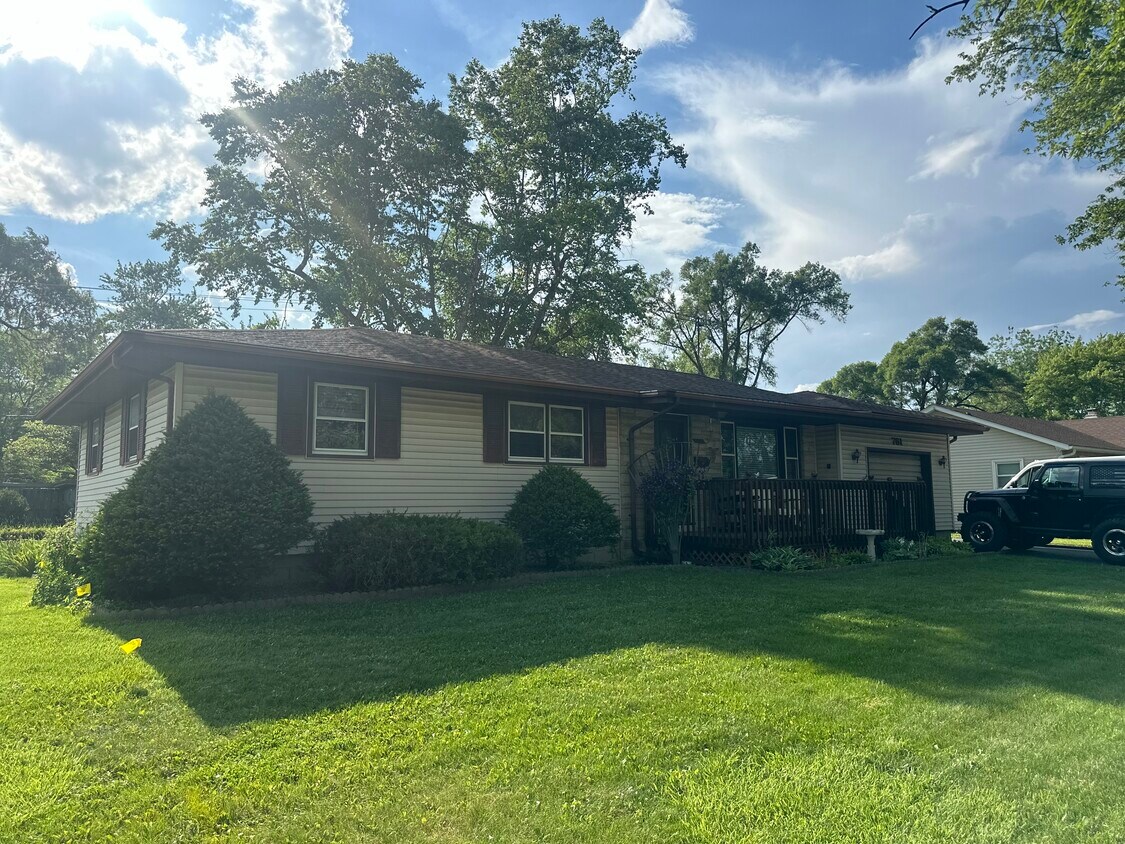 Foto principal - 761 S East St