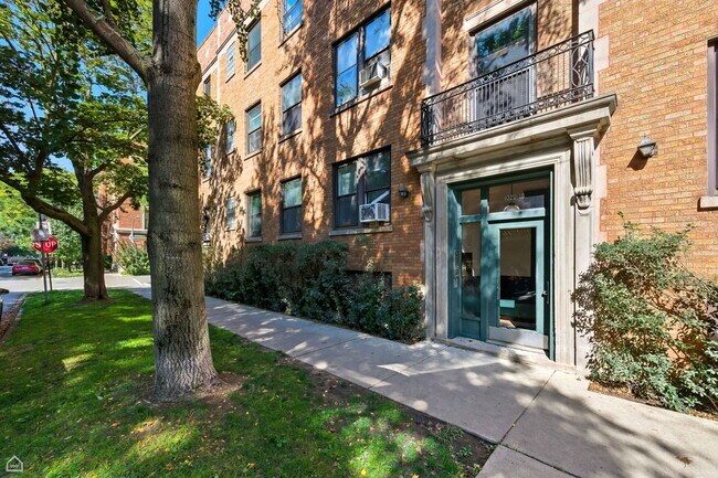 Foto del edificio - 1020 W Barry Ave