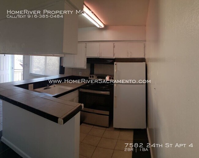 Building Photo - Adorable 2 Bedroom With Garage