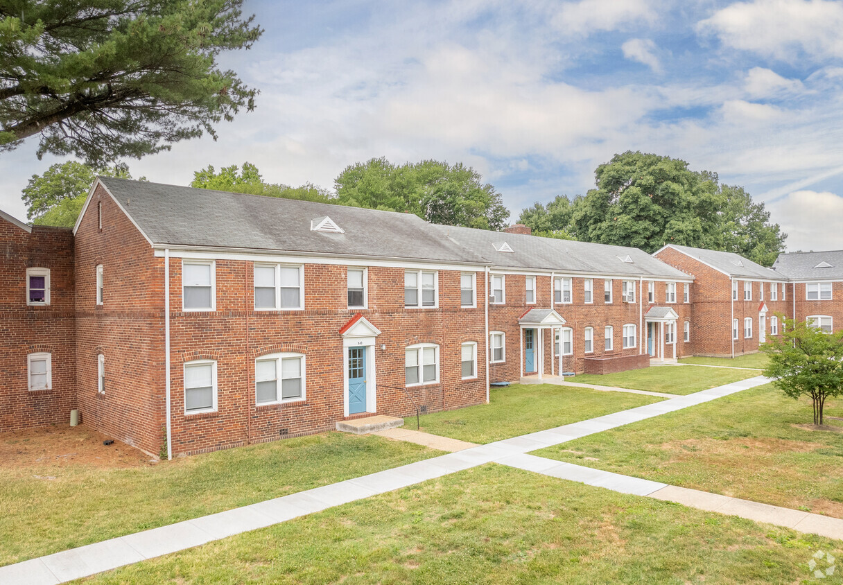 Primary Photo - Essex Village & Marlyn Gardens Apartments