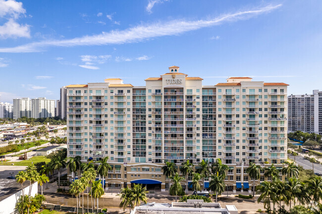 Building Photo - Tides at Bridgeside Square