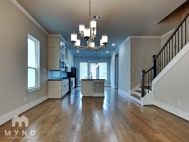 Foto del edificio - 1313 W 24th St