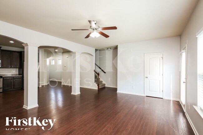 Foto del edificio - 501 Mill Ridge Rd
