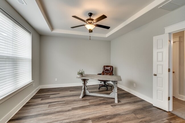 Building Photo - 7034 Westside Cir