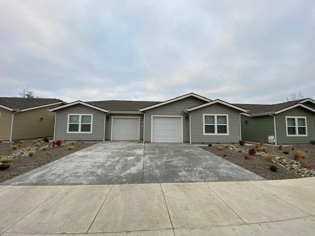 Primary Photo - 2146 SW Mendi Way