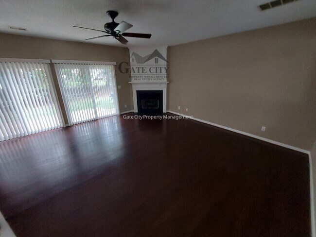 Building Photo - 3983 Elizabeth Glen Way