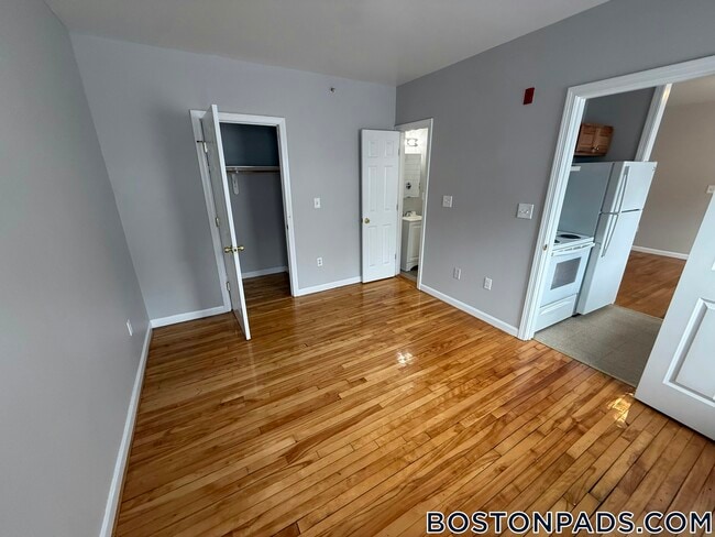 Building Photo - 4 Kingsley Terrace