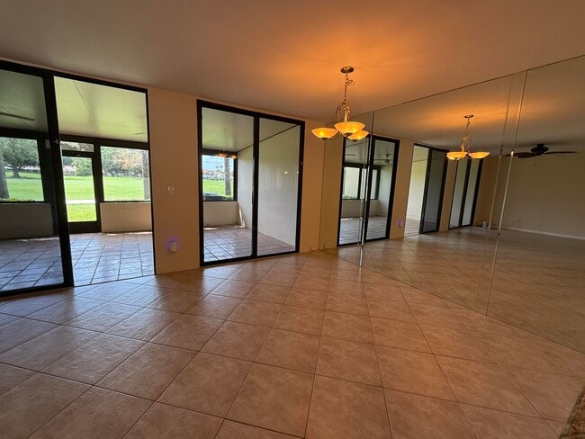 Building Photo - 717 Windermere Way