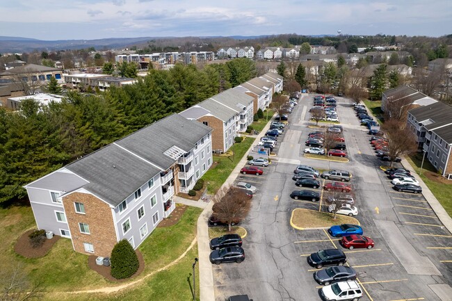 Building Photo - 1207 University Terrace