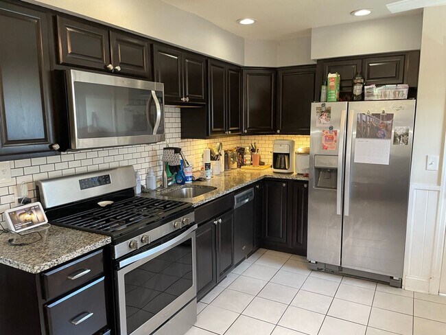 Foto del edificio - 2-Bedroom plus Office in Linthicum Heights