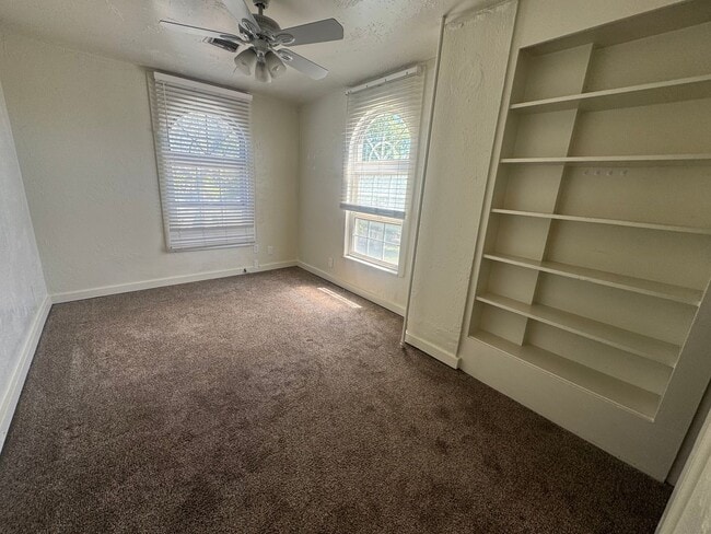 Building Photo - 128 Vidas Ave