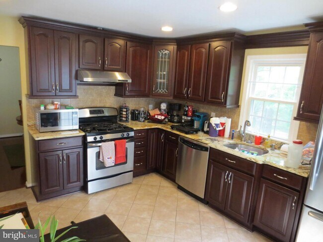 Building Photo - 9501 Cherry Oak Ct