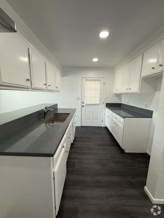 Building Photo - 15550 Cornuta Ave
