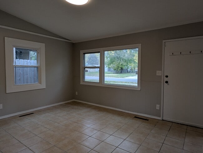 Building Photo - 2704 Cameron Ave