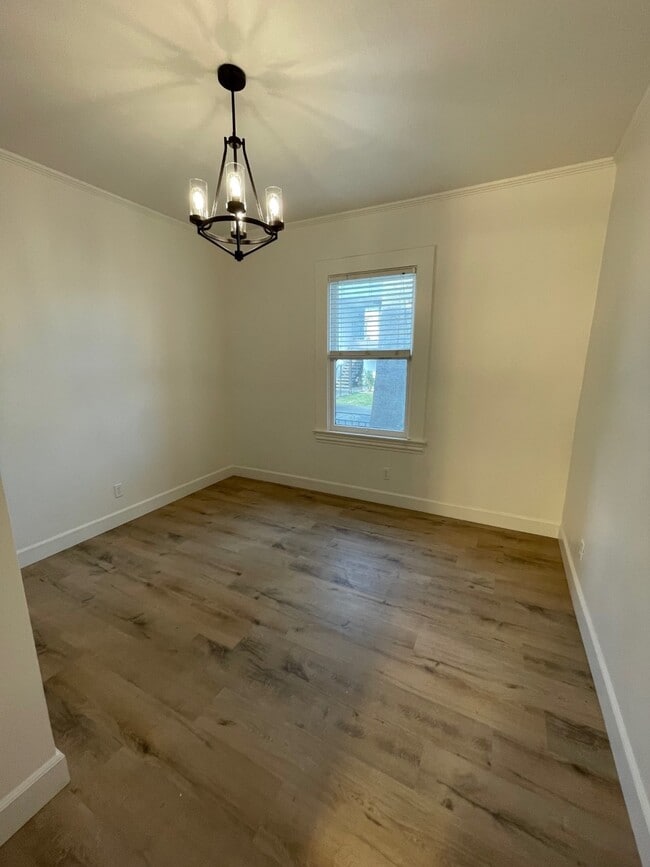 Building Photo - 691 5th St W