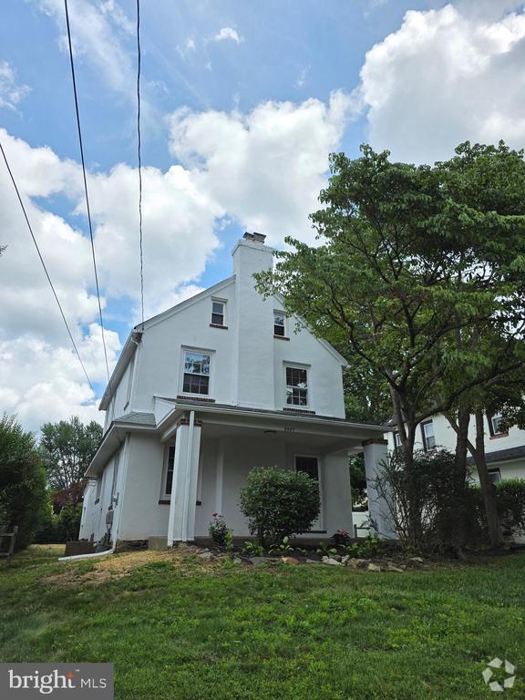 Building Photo - 2427 Hollis Rd