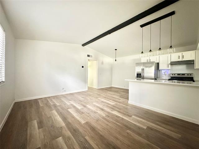 Foto del edificio - 4933 Curzon Ave