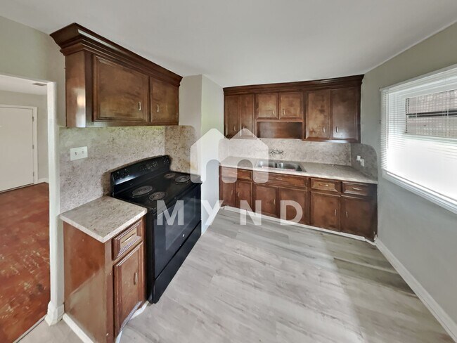 Building Photo - 4925 Merrimac