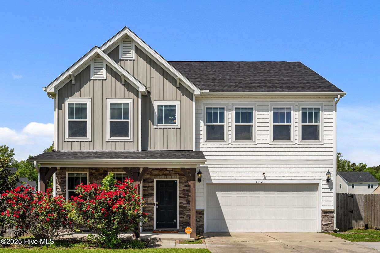 Foto principal - 112 Moss Creek Dr