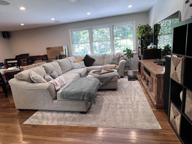 Living room - Main Floor - 2614 Weller Rd