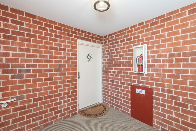 Building Photo - 112 Castletown Rd