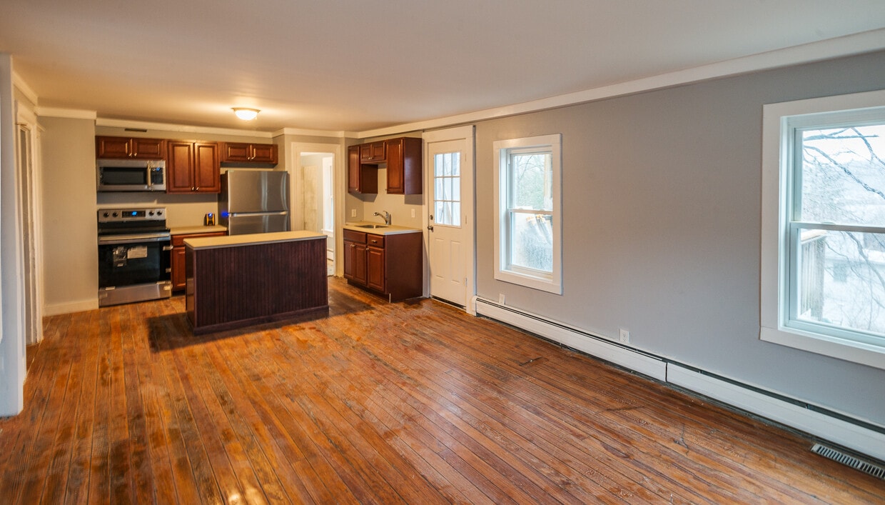 85 Dunne Ave, Canton, CT 06019 Townhome Rentals in Canton CT