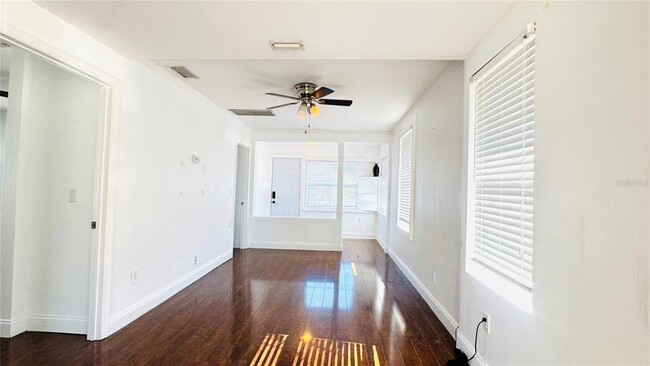 Foto del edificio - 4100 40th St N