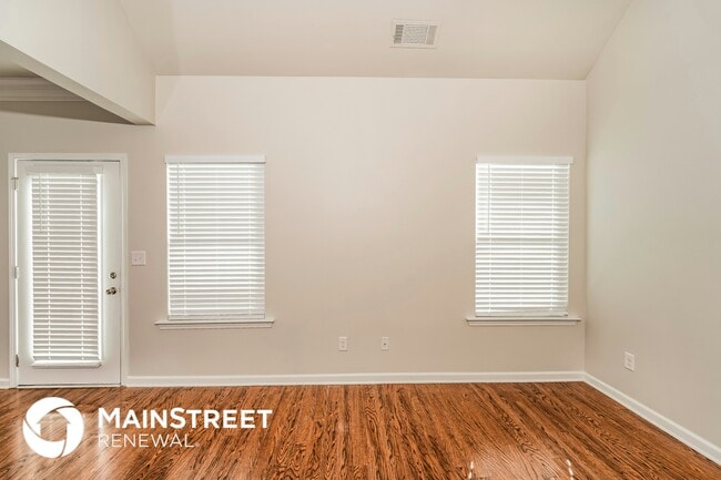 Foto del edificio - 3639 Grand Central Ave