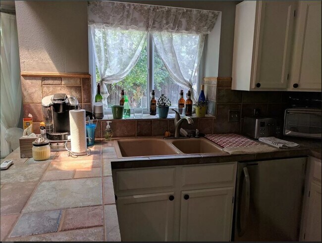Foto del edificio - 9308 W Nichols Dr