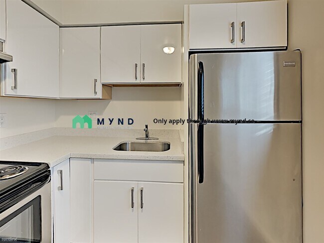 Foto del edificio - 1 br, 1 bath  - 729 Cherry St Apt 9 9