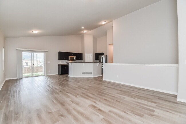 Foto del edificio - 2370 Spring Blossom Dr