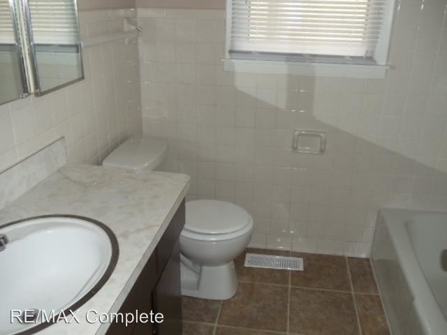 Foto del edificio - 2 br, 1 bath House - 214 & 1/2 W. Berry St