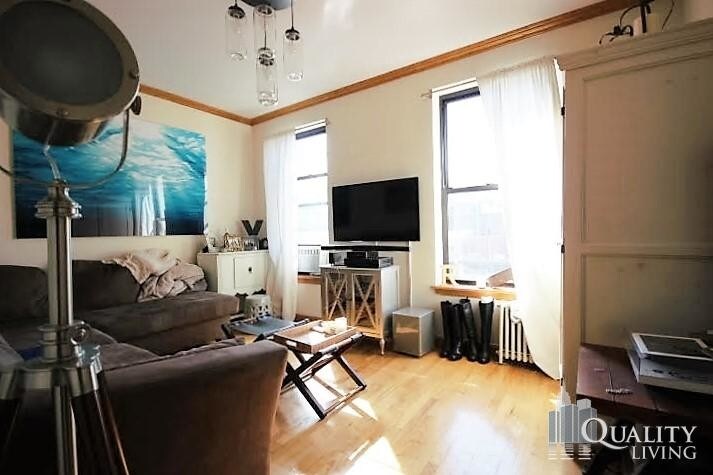Primary Photo - 75 W 71st St