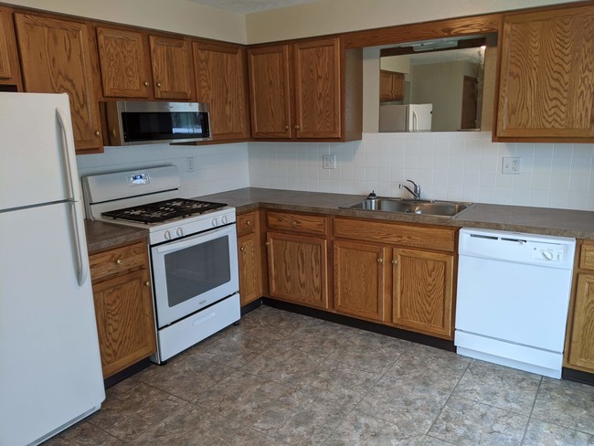 Building Photo - 1172 Yuma Cir NE