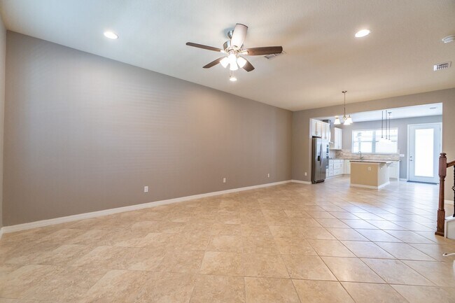 Foto del edificio - Beautiful Energy Efficient 3/2.5 Townhome ...