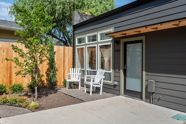 Photo - 4451 SE Division St Apartment