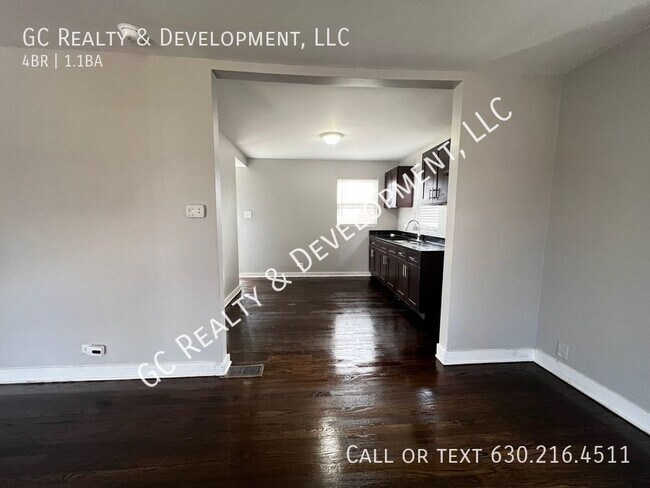 Foto del edificio - ***DETACHED SINGLE HOME / 4 BDRM / 1.5 BTH...