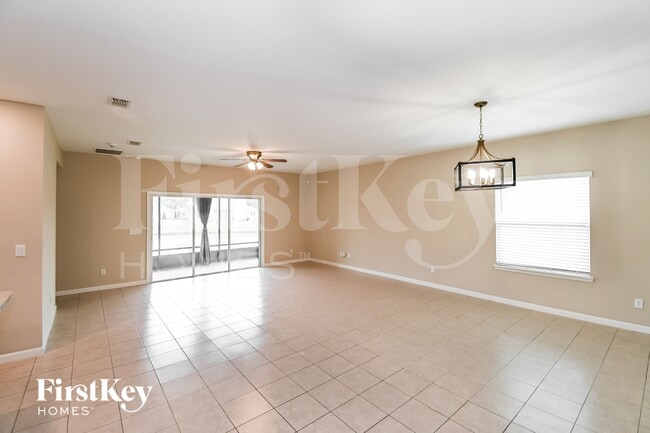 Foto del edificio - 10963 Haws Ln