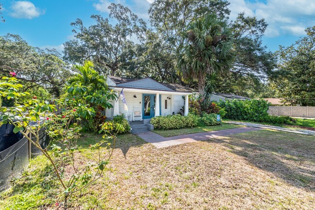 Foto del edificio - Seminole Heights Bungalow