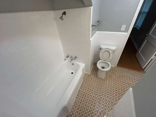 Foto del edificio - Cute & Cozy 1 Bedroom in Central St. Pete! Apply for FREE This Holiday Season!