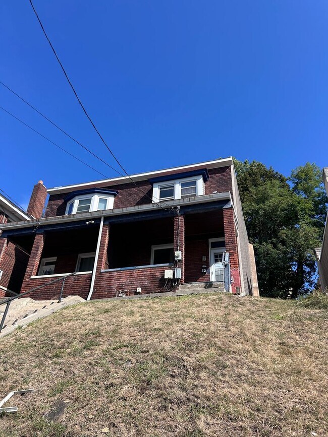 Building Photo - 14-14 Bonvue St