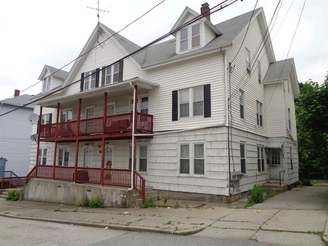 Photo - 204 Welles St (Woonsocket, RI)